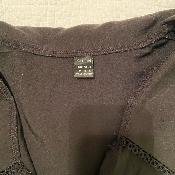 Black button up blouse - Picture 4 of 4